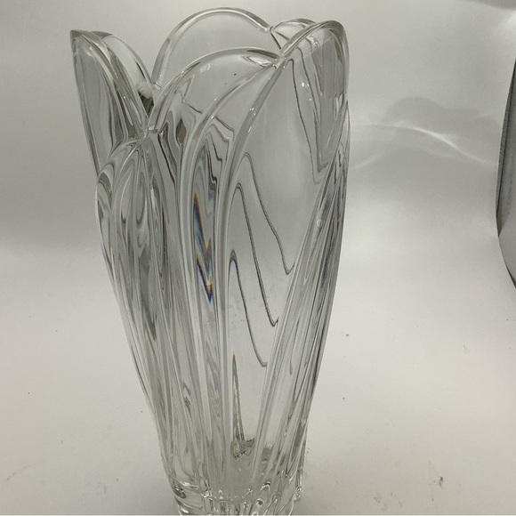 Large 10” Fluted Crystal Vase - Picture 9 of 14
